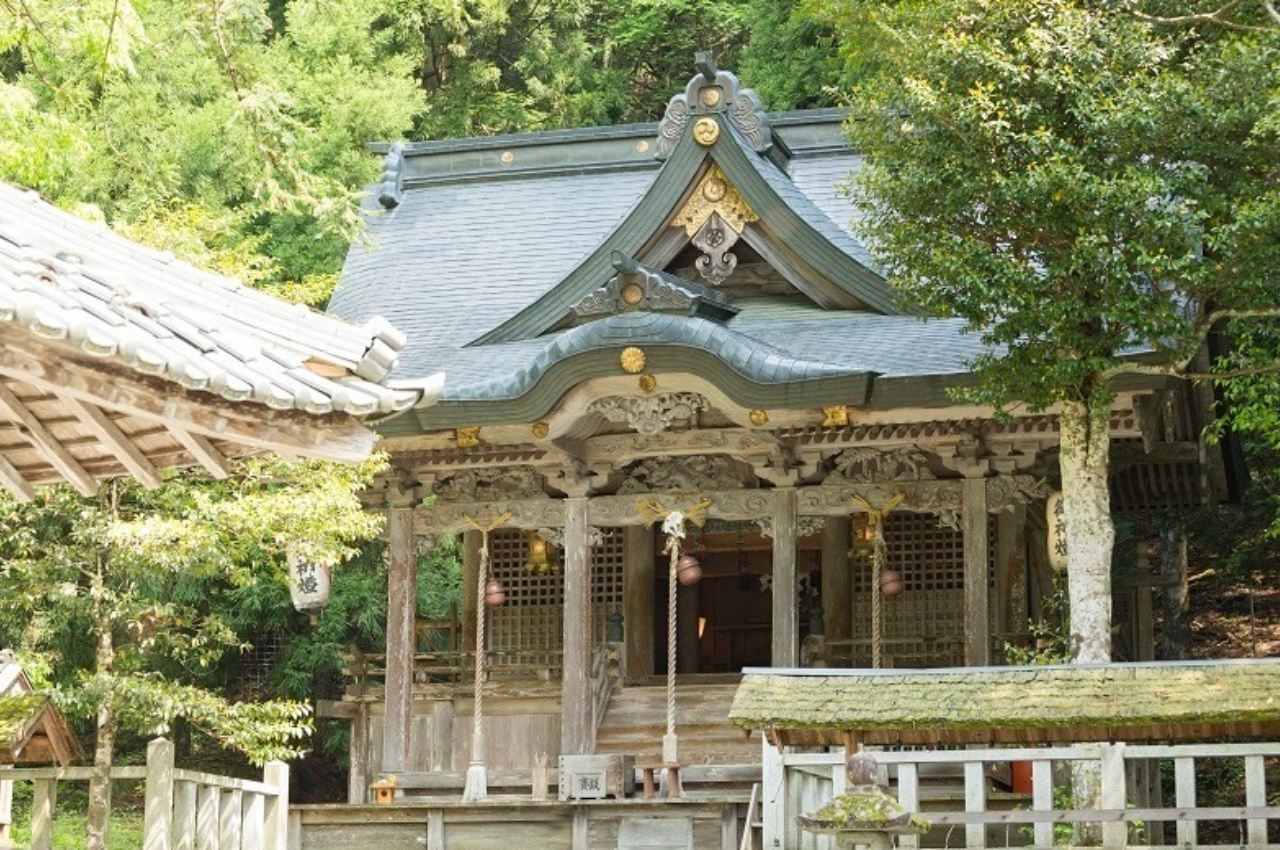 知井八幡神社｜本質旅行